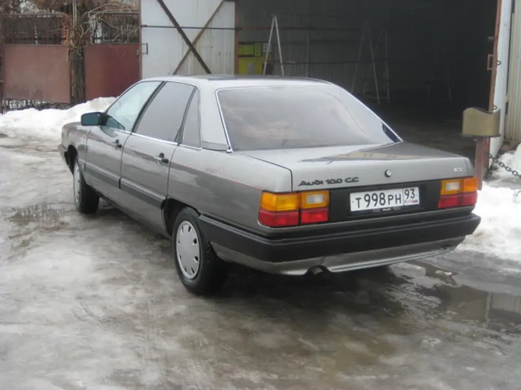Audi  100 1.8 1