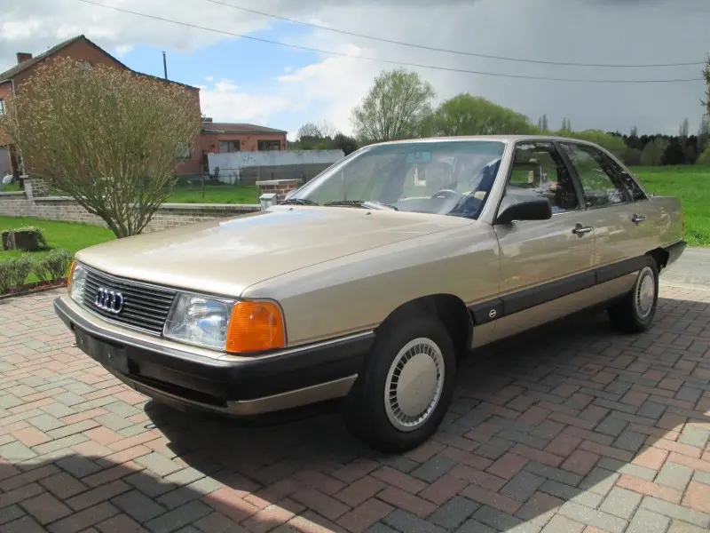 Audi  100 2.2 CD 5
