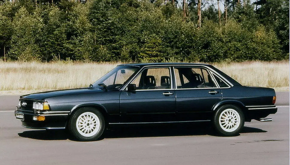 Audi  200 2.1 E 5