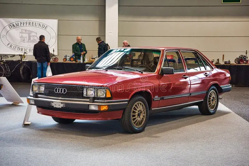 Audi  200 2.1 E 4