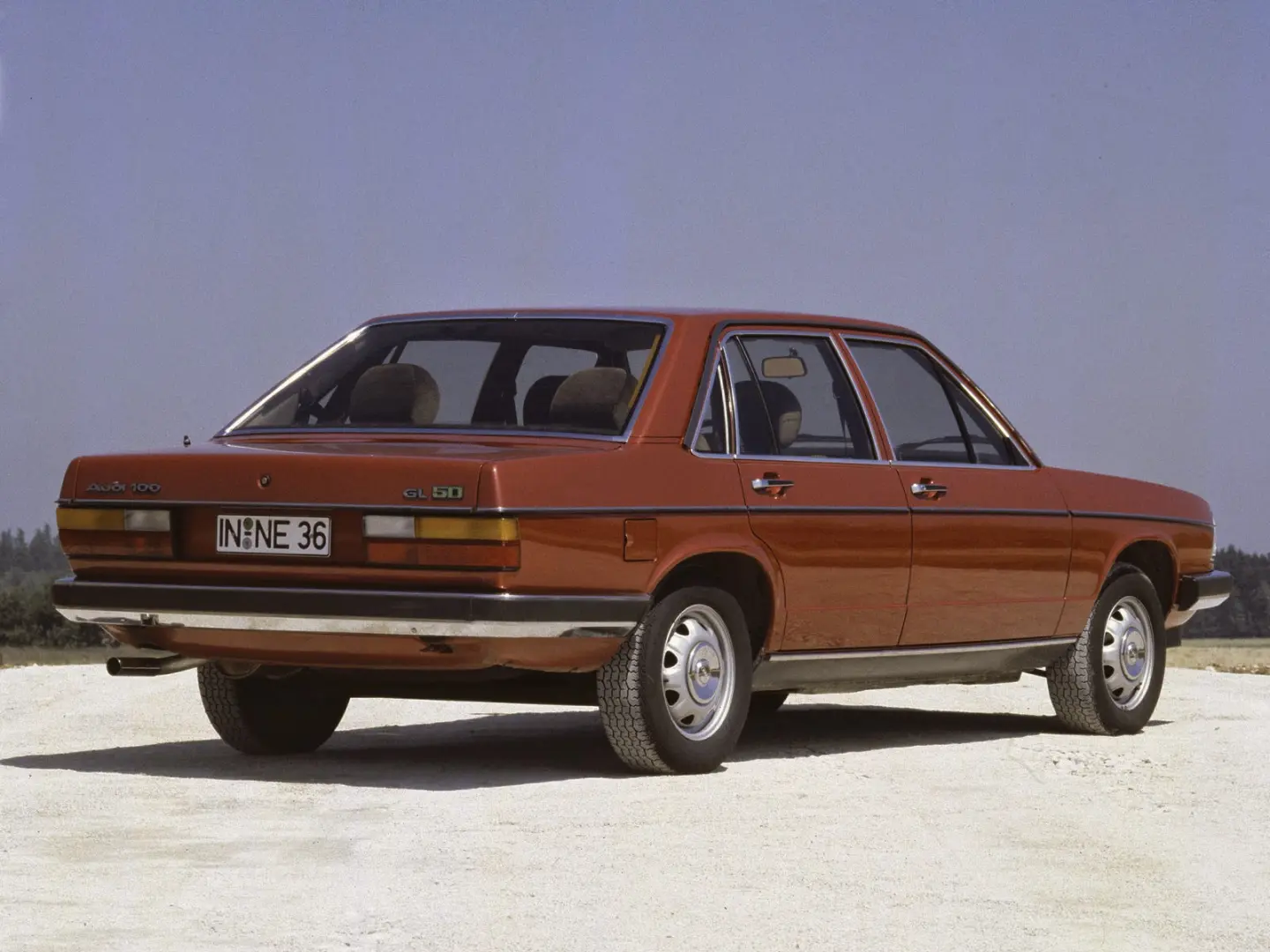 Audi  200 2.1 E 0