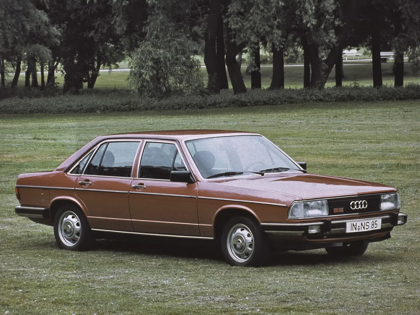 Audi  200 2.1 E 1