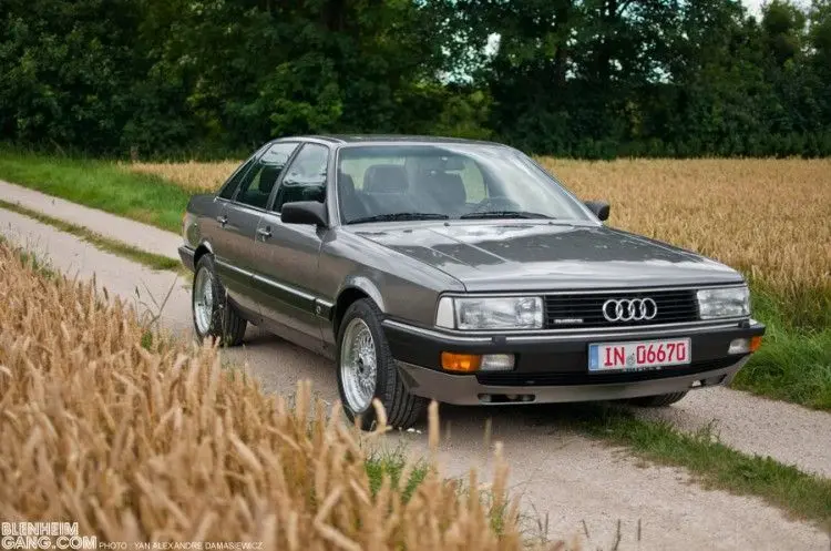 Audi  200 2.1 6