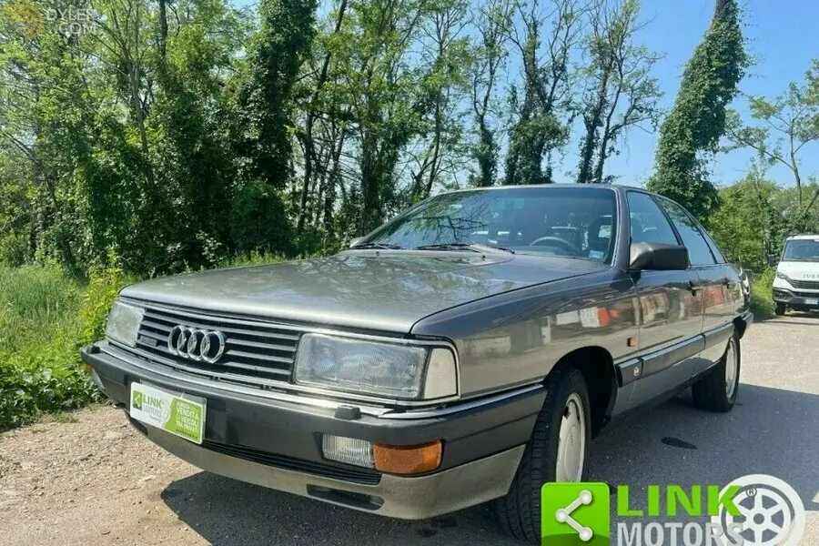Audi  200 2.2 Quattro 5