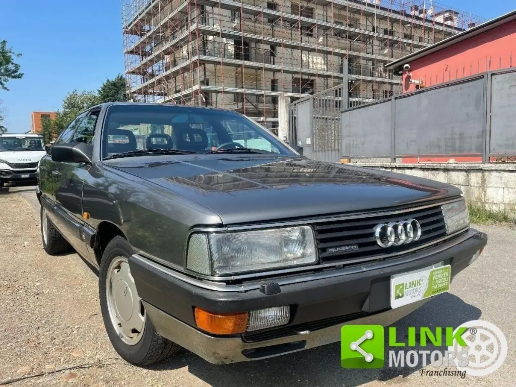 Audi  200 2.2 Quattro 6
