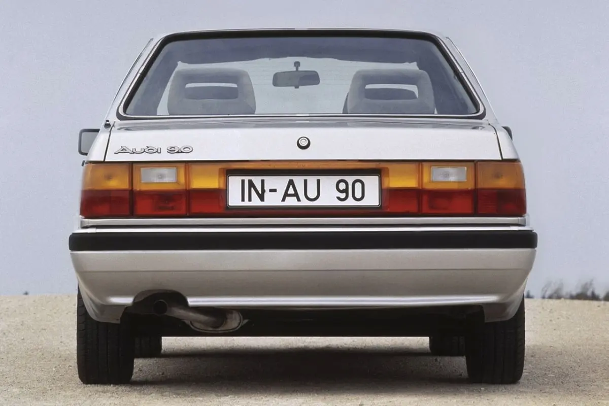 Audi  90 2.0 3