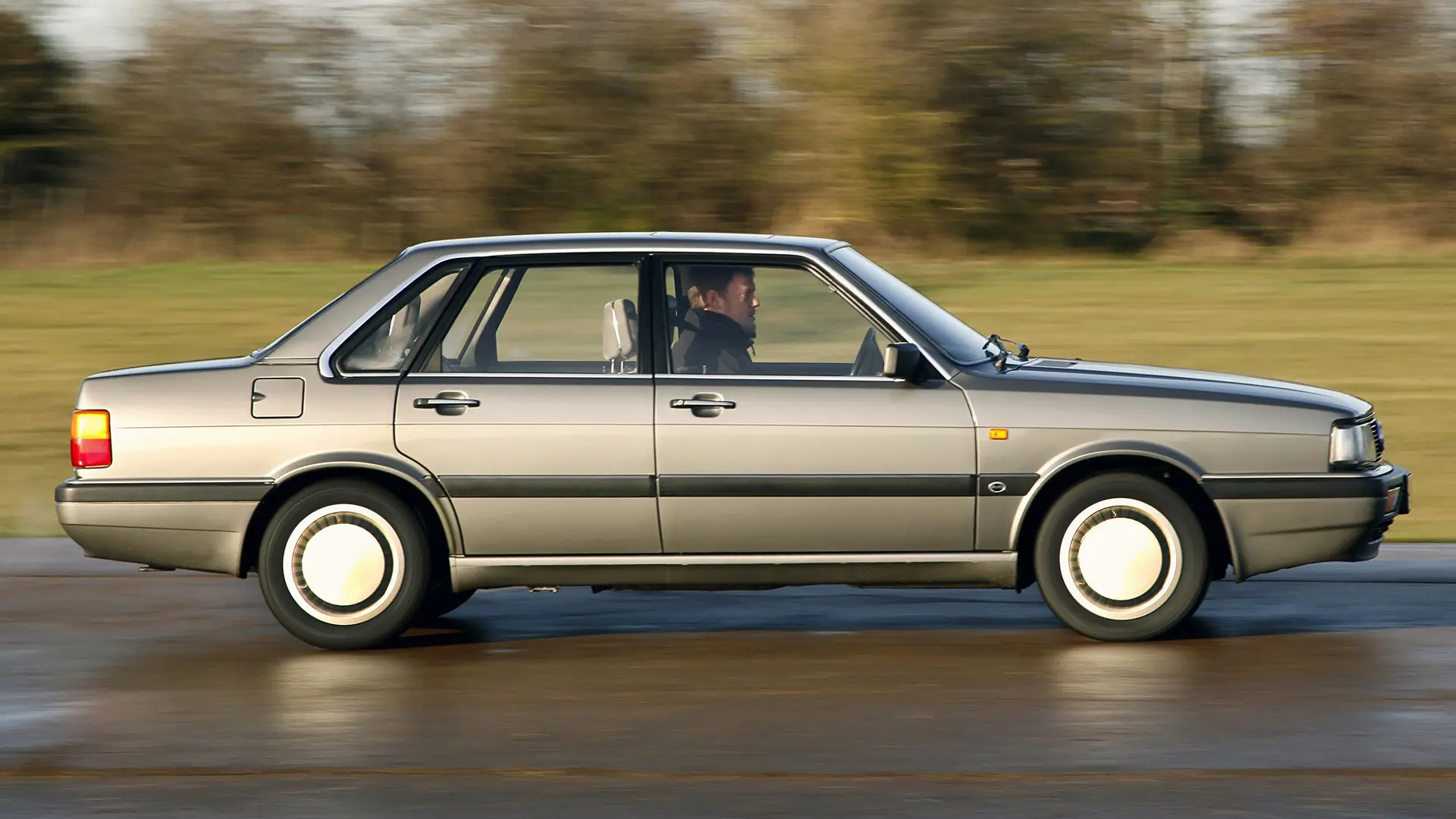 Audi  90 2.0 4