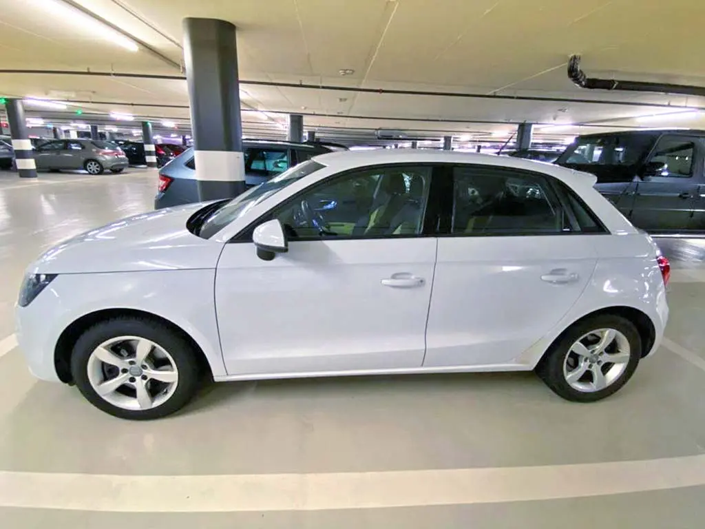 Audi A1 A1 Sportback 1.6 TDI Sport S-Tronic 5