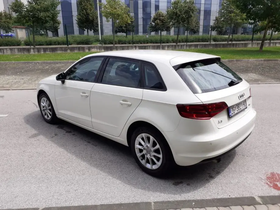 Audi A3 A3 1.6 TDI Attraction S-Tronic 4