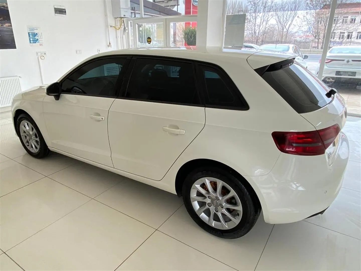 Audi A3 A3 1.6 TDI Attraction S-Tronic 4