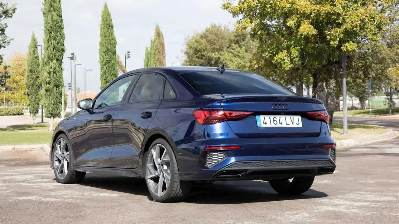 Audi A3 A3 Sedan 35 TFSI S Line S-Tronic 6