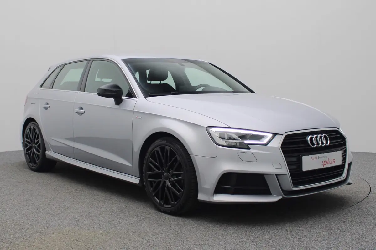 Audi A3 A3 Sportback 1.5 TFSI COD Dynamic S-Tronic 5