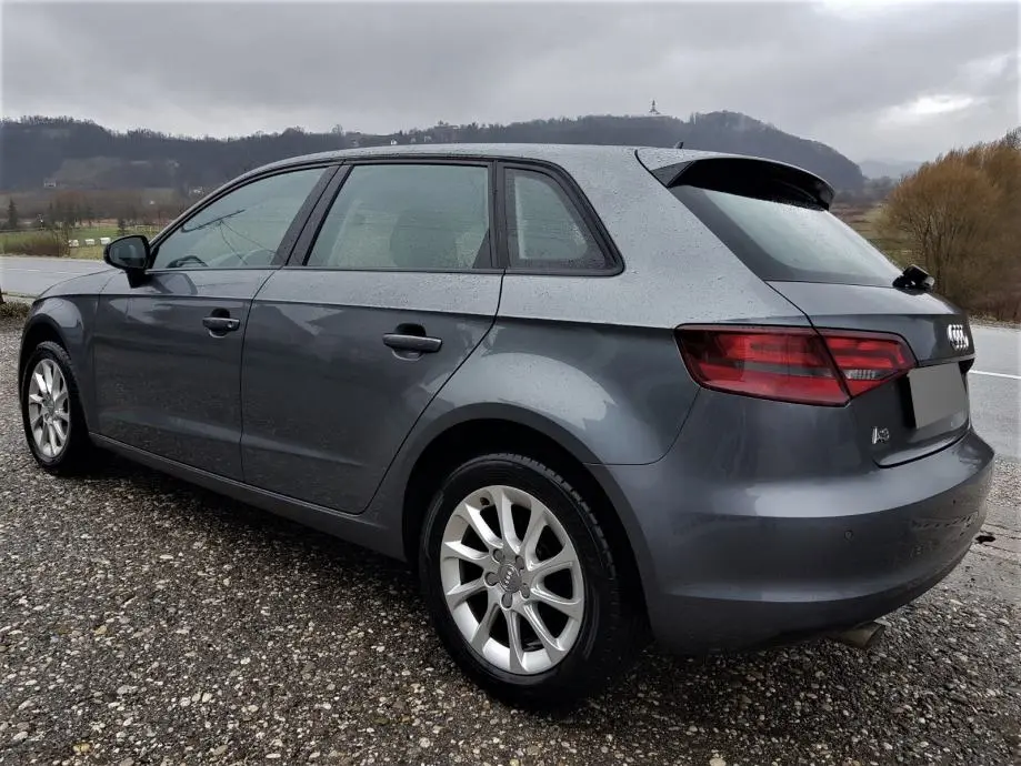 Audi A3 A3 Sportback 1.6 TDI Attraction S-Tronic 5