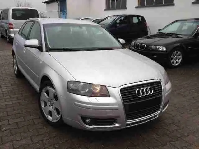 Audi A3 A3 2.0 FSI Attraction Tiptronic 5