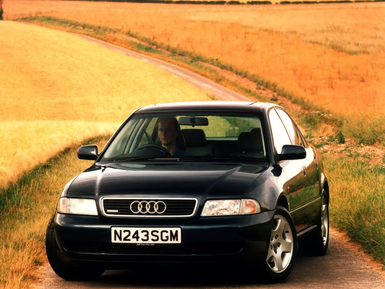 Audi A4 A4 1.8 T Quattro 7