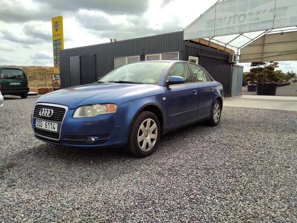 Audi A4 A4 2.6 Quattro 6