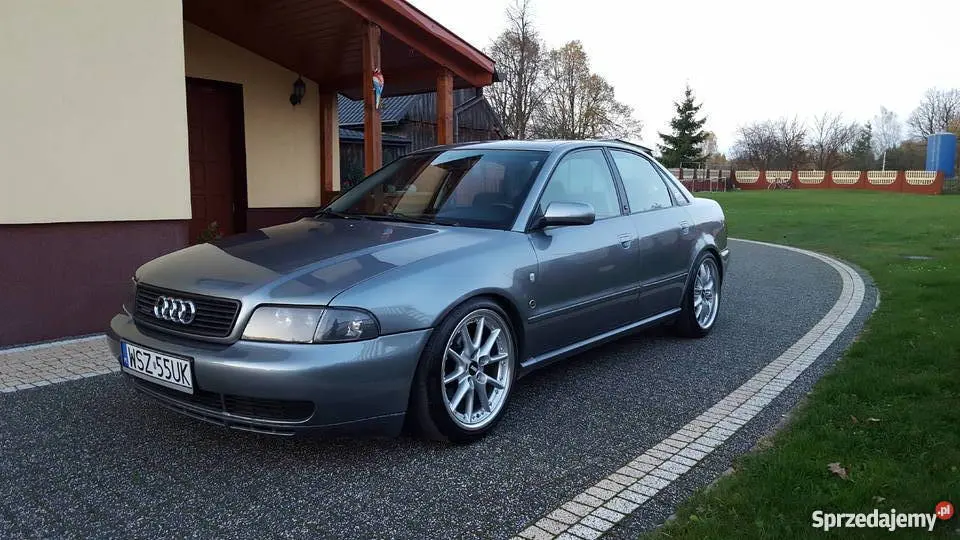 Audi A4 A4 2.8 Quattro 4