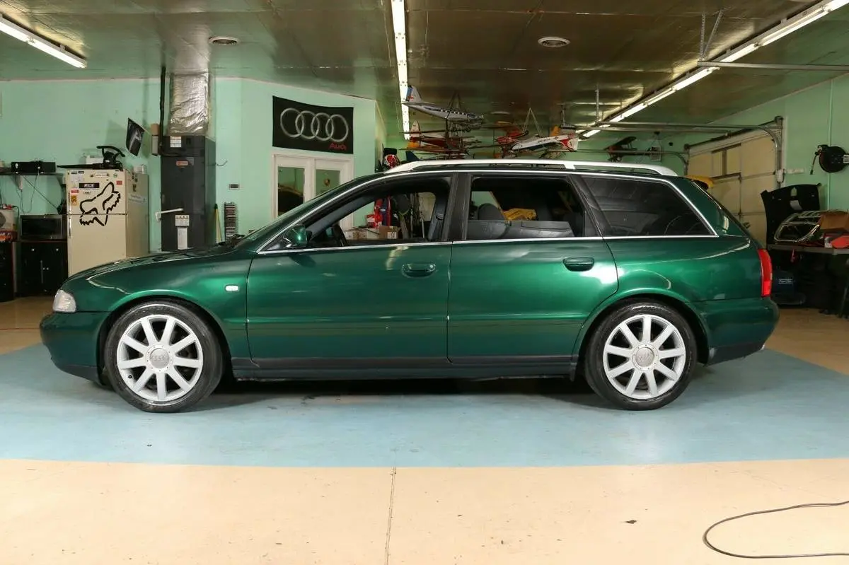 Audi A4 A4 Avant 2.8 Quattro 1