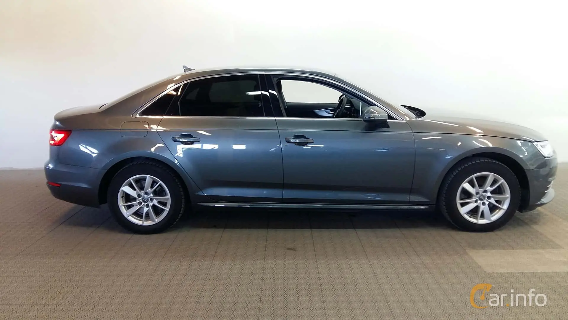 Audi A4 A4 Sedan 2.0 TDI Quattro Design S-Tronic 5