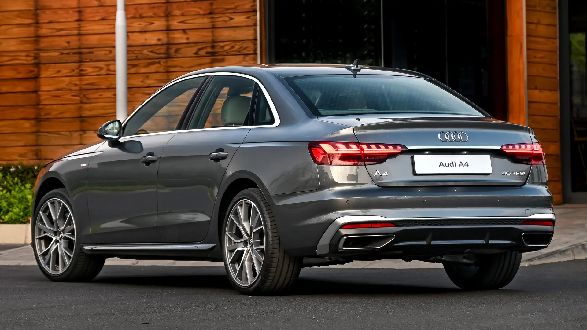 Audi A4 A4 Sedan 40 TDI S Line 4