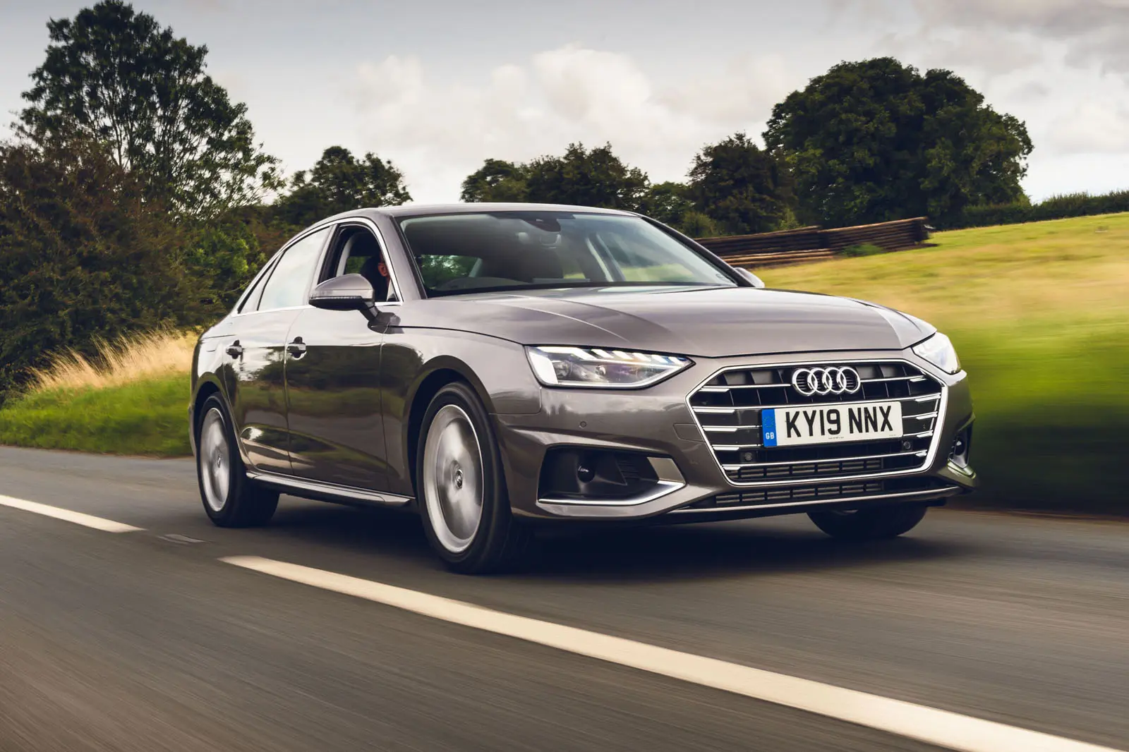 Audi A4 A4 Sedan 40 TDI S Line S-Tronic 7