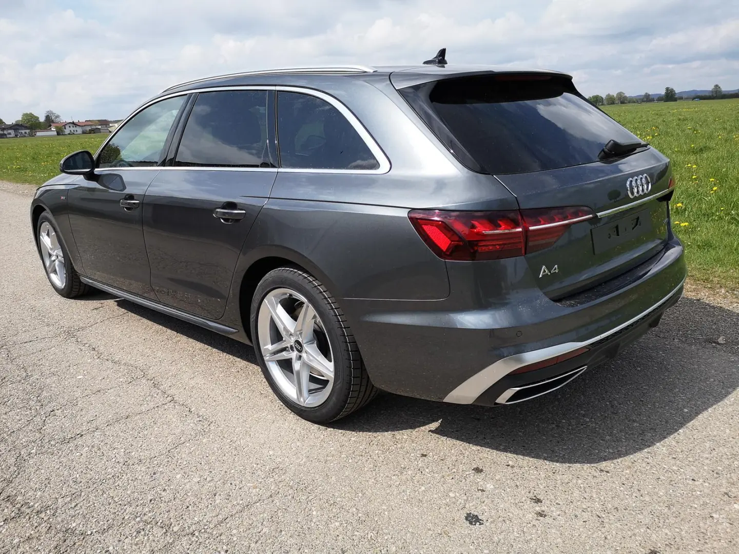 Audi A4 A4 Sedan 40 TDI S Line S-Tronic 7