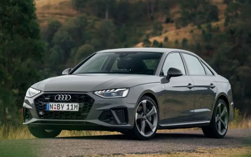 Audi A4 A4 Sedan 45 TFSI Quattro Advanced 3