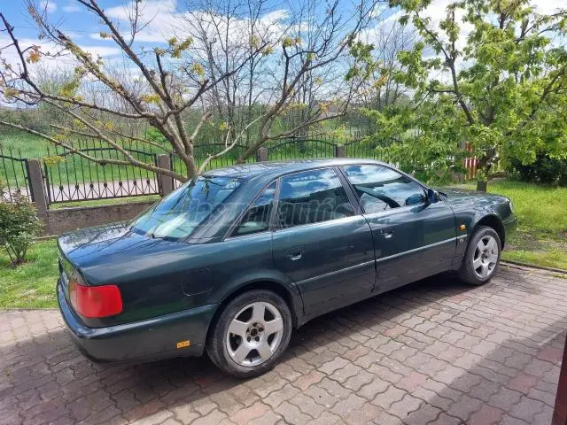 Audi A6 A6 1.8 20V Quattro 5
