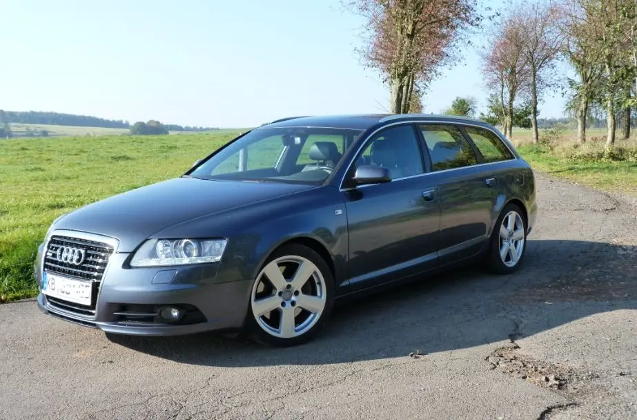 Audi A6 A6 Avant 4.2 FSI V8 Quattro Tiptronic 5