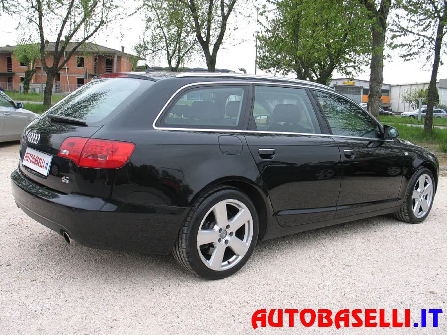 Audi A6 A6 Avant 4.2 FSI V8 Quattro Tiptronic 4
