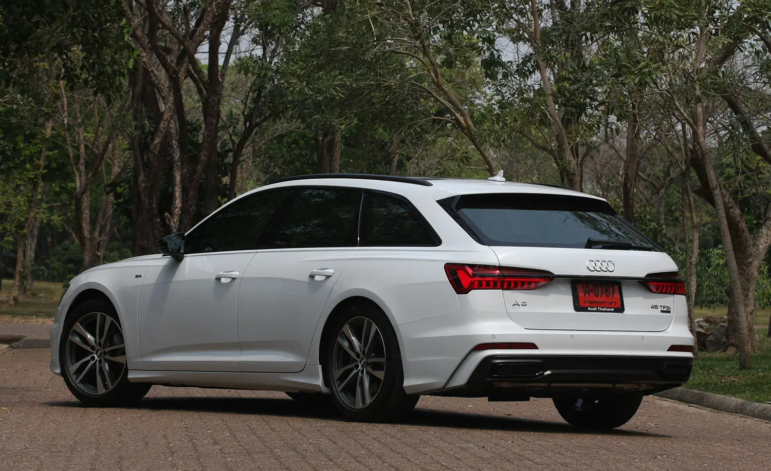 Audi A6 A6 Avant 45 TFSI Quattro Design STR 3