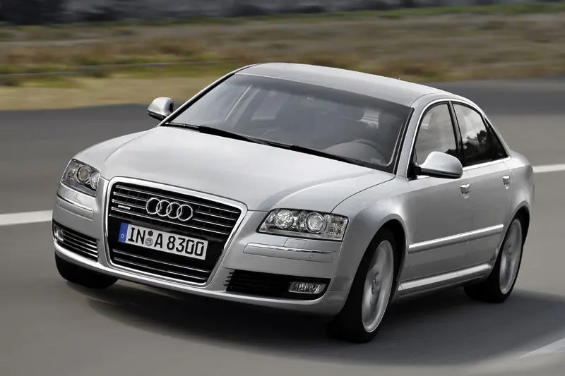 Audi A8 A8 4.2 FSI V8 Quattro Tiptronic 5