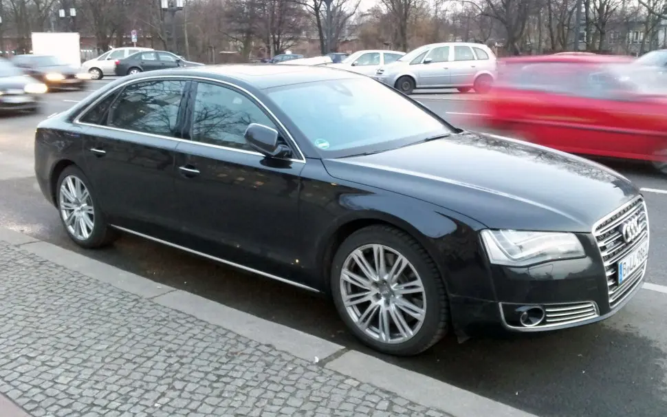 Audi A8 A8 4.2 FSI V8 Quattro Tiptronic 6