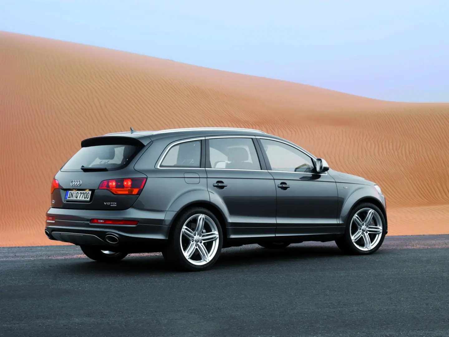 Audi Q7 Q7 6.0 V12 TDI Quattro 5