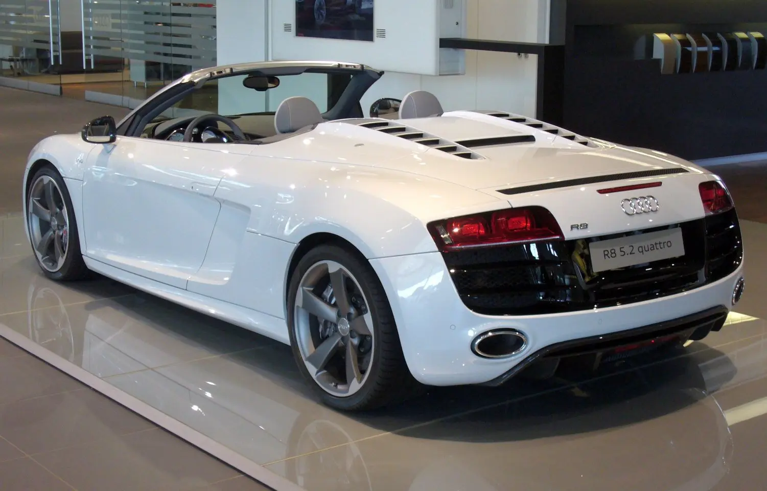 Audi R8 R8 Spyder 5.2 FSI Quattro R-Tronic 4