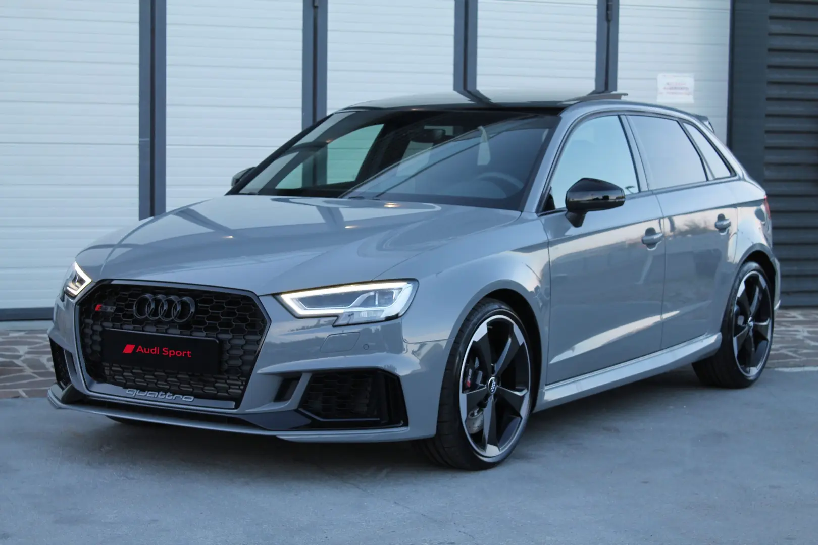 Audi RS RS3 Sportback 2.5 TFSI Quattro S-Tronic 1