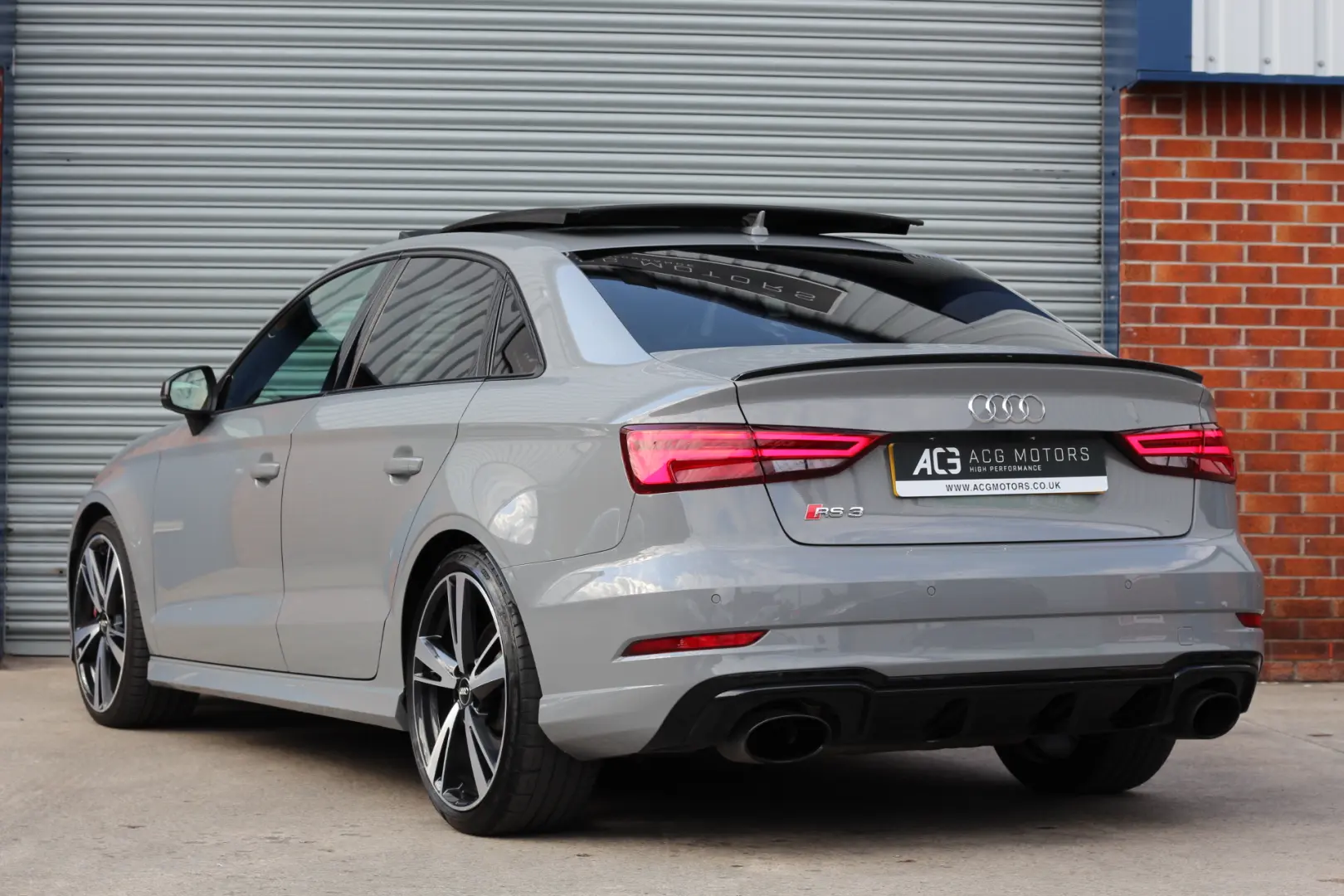 Audi RS RS3 Sportback 2.5 TFSI Quattro S-Tronic 2