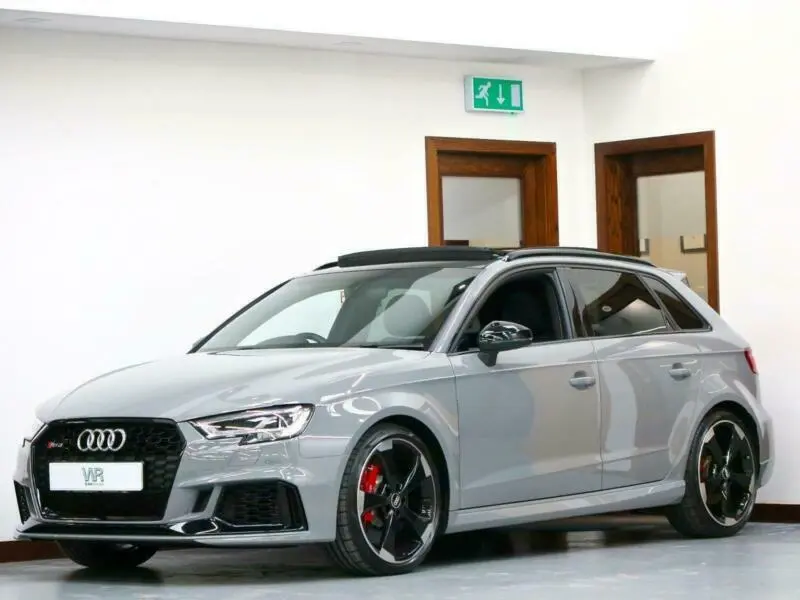 Audi RS RS3 Sportback 2.5 TFSI Quattro S-Tronic 5