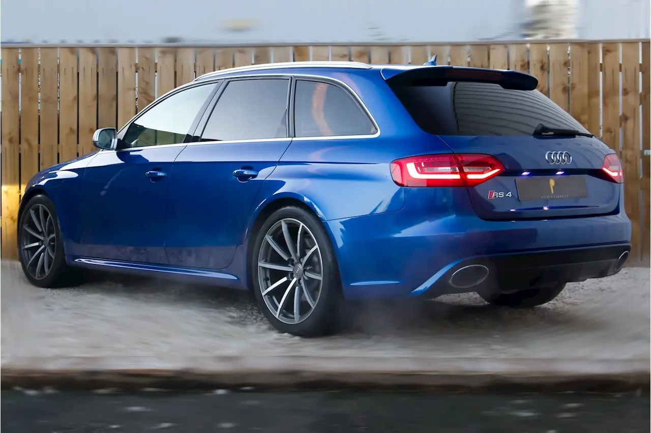 Audi RS RS4 Avant 4.2 TFSI Quattro S-Tronic 2