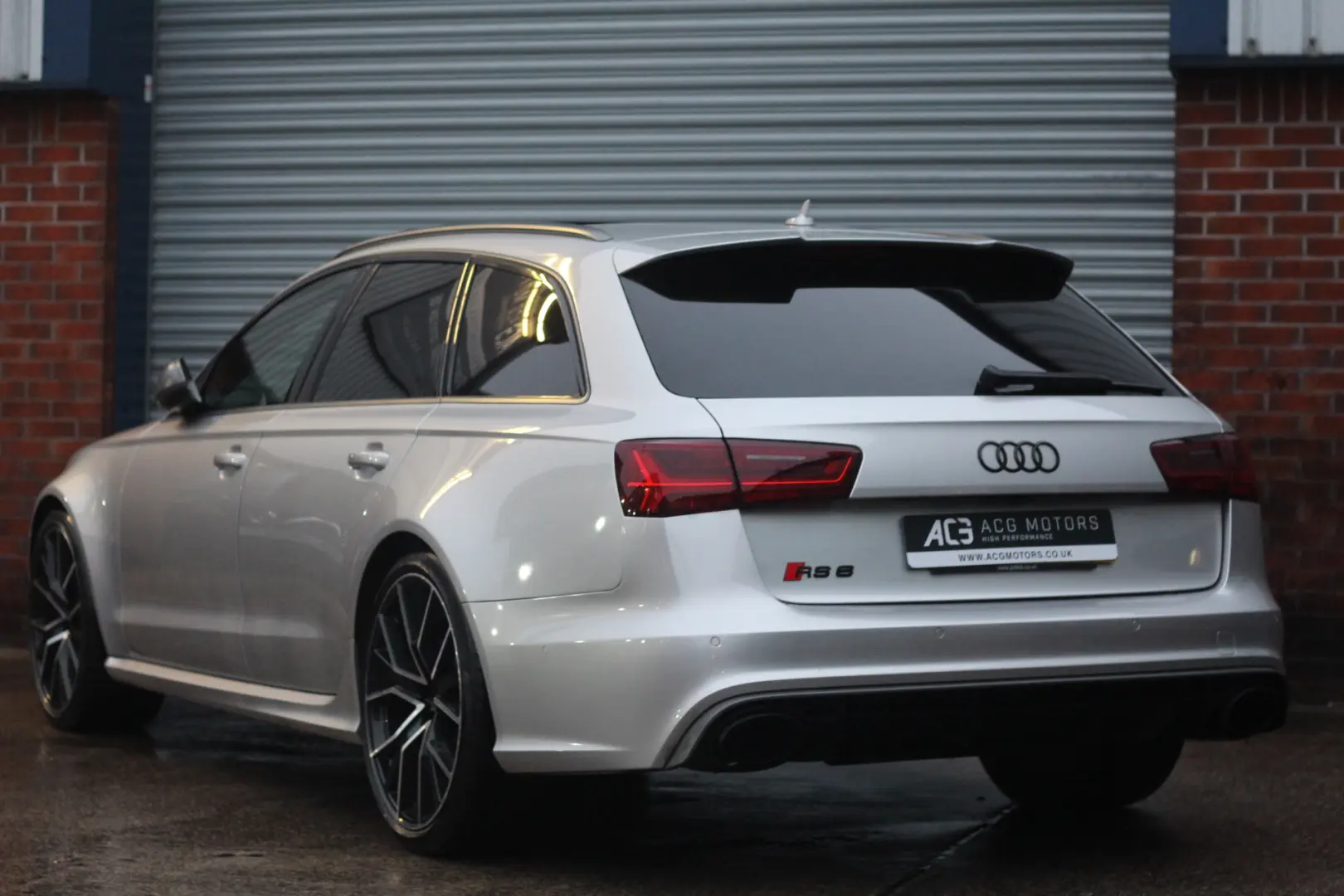 Audi RS RS6 Avant 4.0 TFSI Quattro Tiptronic	 5