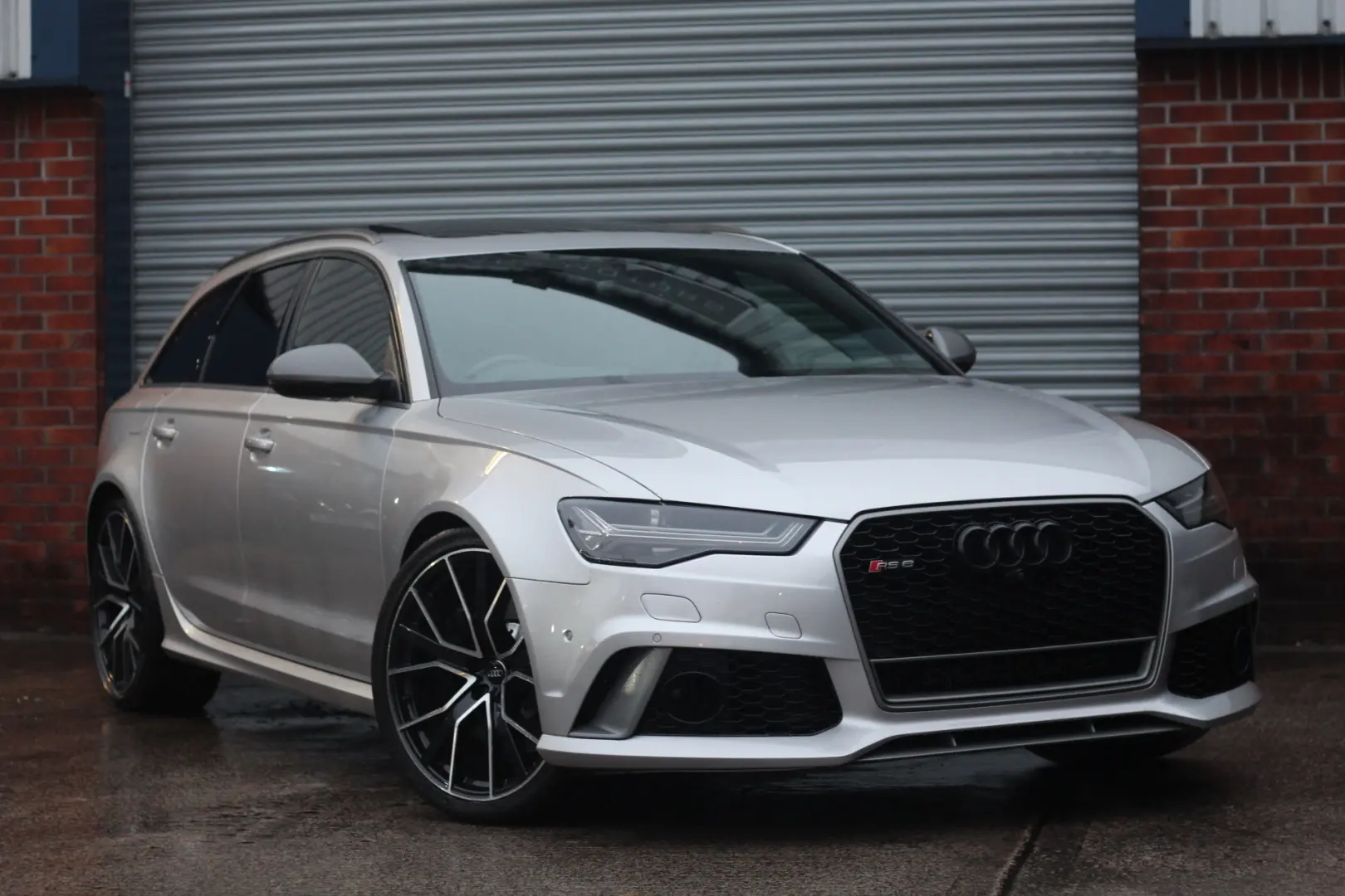 Audi RS RS6 Avant 4.0 TFSI Quattro Tiptronic	 7