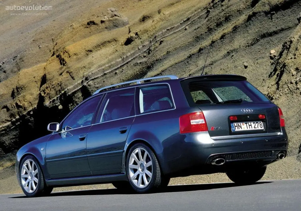 Audi RS RS6 Avant 4.2 V8 Quattro Tiptronic 3
