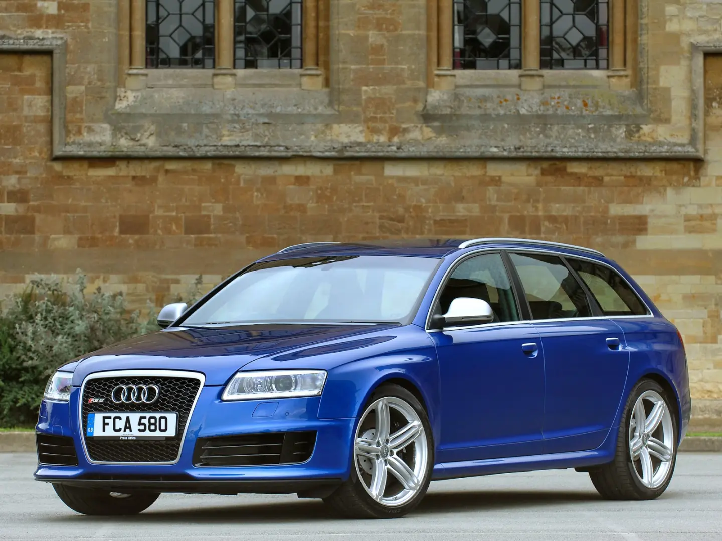 Audi RS RS6 Avant 5.0 V10 Quattro Tiptronic 2