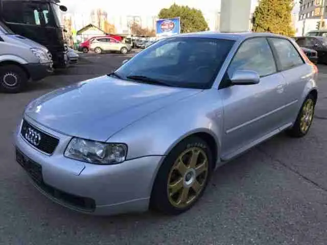 Audi  S3 1.8 T Quattro 5