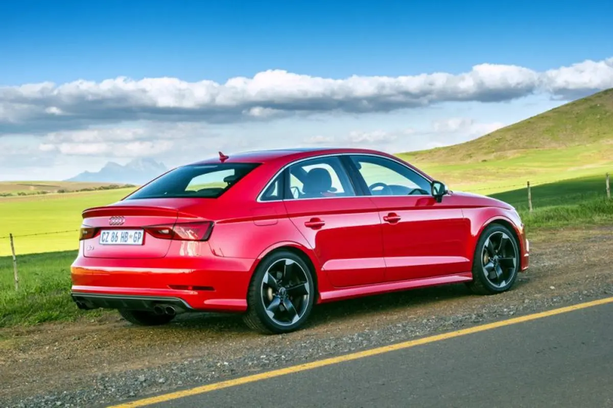 Audi  S3 Sedan 2.0 TFSI Quattro Attraction S-Tronic 5