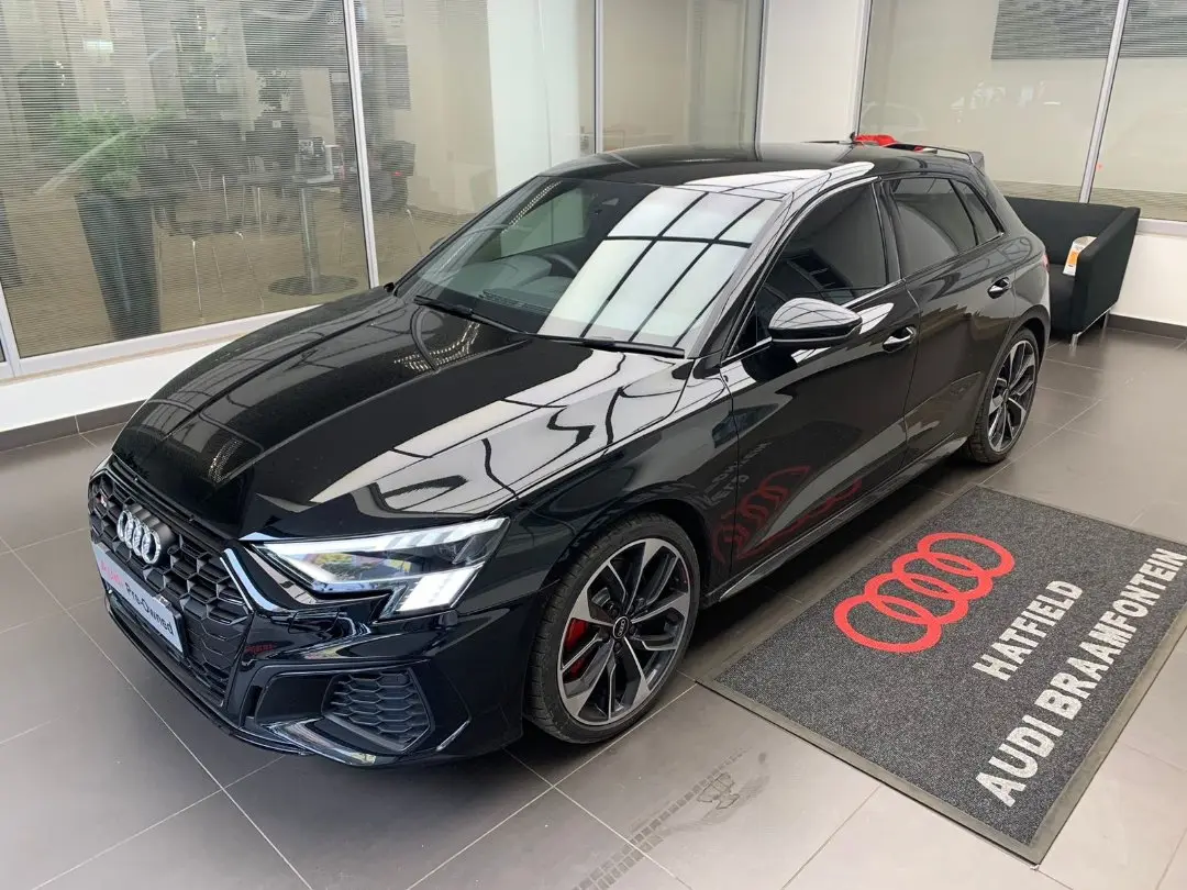Audi  S3 Sportback 2.0 TFSI Quattro S-Tronic 5