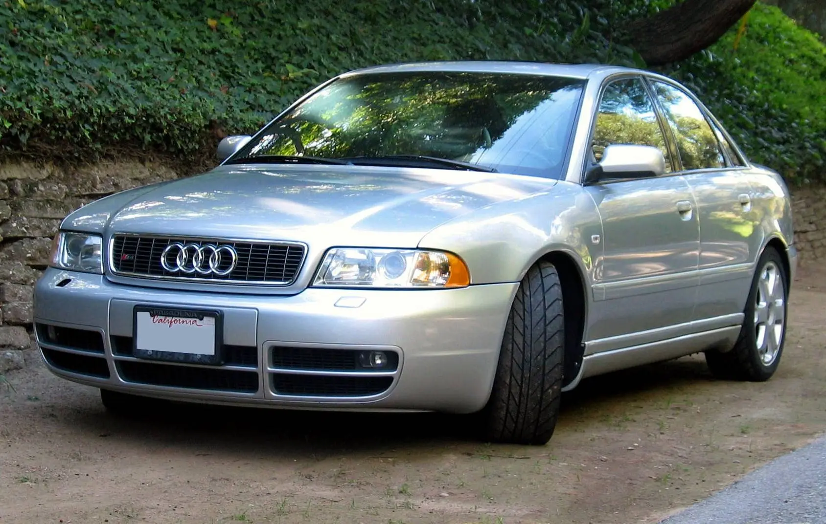 Audi  S4 4.2 V8 Quattro 0