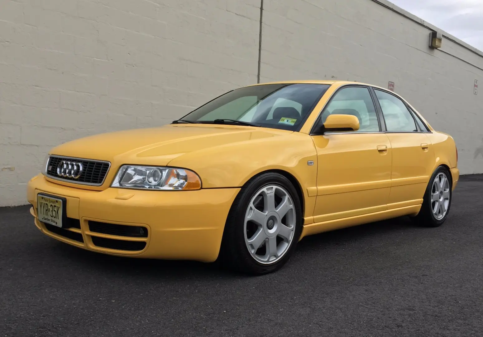 Audi  S4 4.2 V8 Quattro 1