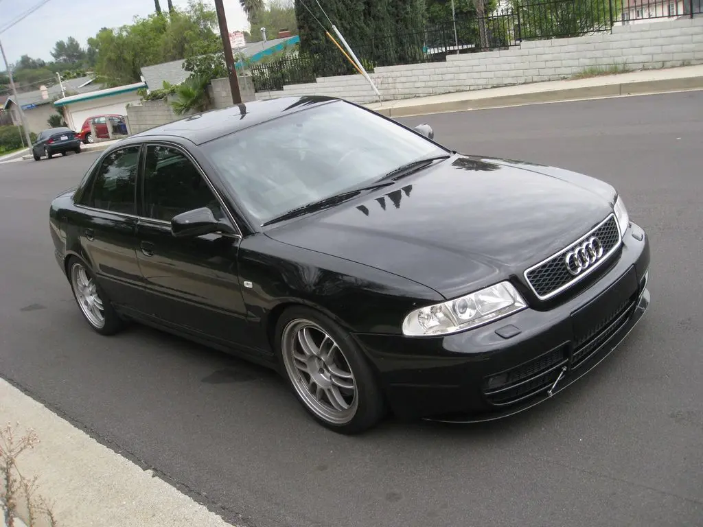 Audi  S4 4.2 V8 Quattro 3