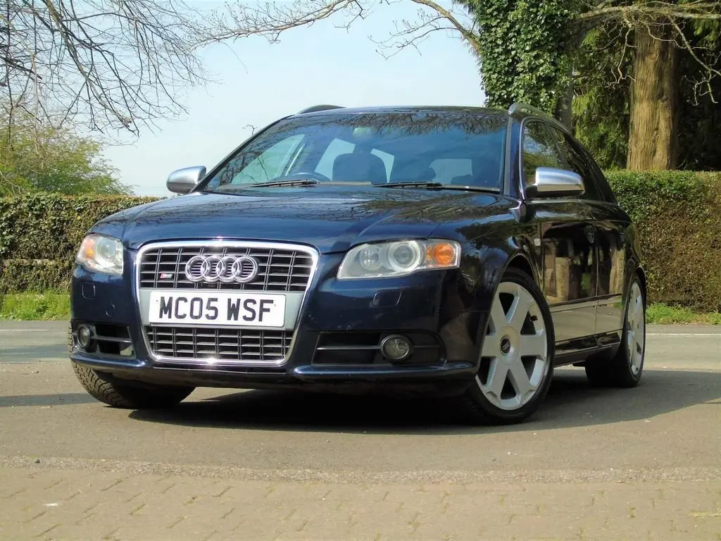Audi  S4 4.2 V8 Quattro 1